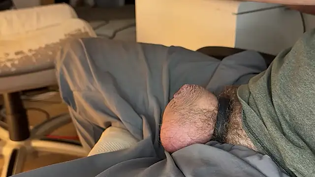 Snapshot of hornysmallcockgermany chatting on 5, 11, 2025 hornysmallcockgermany online show from 5, 11, 2025