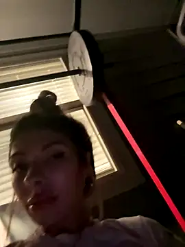 bbgurlnickii online show from 13, 9, 2025