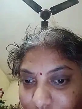Snapshot of Cute_radhaaa chatting on 6, 11, 2025 Cute radhaaa online show from 6, 11, 2025