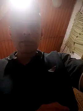 Snapshot of JuceAn14 chatting on 23, 11, 2025 JuceAn14 online show from 23, 11, 2025