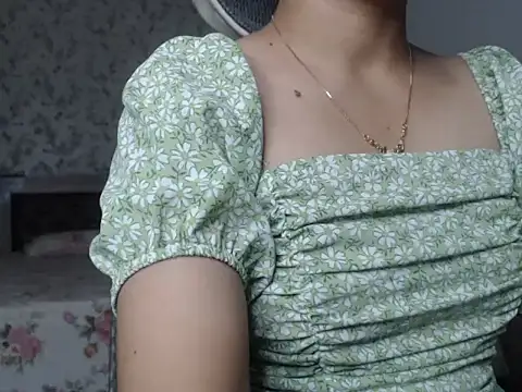 Snapshot of snow_white123 chatting on 13, 10, 2025 snow white123 online show from 13, 10, 2025