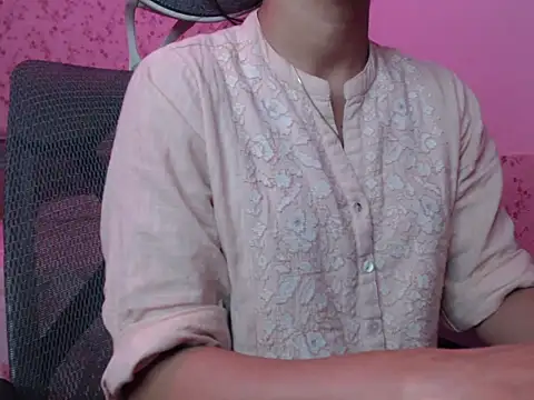 Snapshot of snow_white123 chatting on 16, 10, 2025 snow white123 online show from 16, 10, 2025