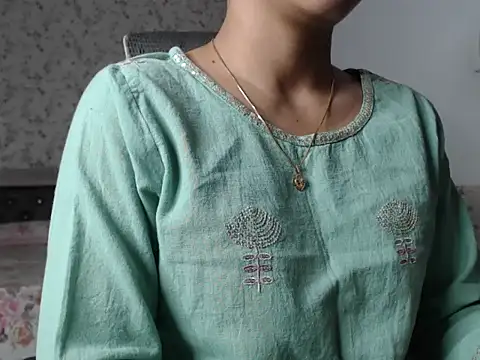 Snapshot of snow_white123 chatting on 22, 10, 2025 snow white123 online show from 22, 10, 2025