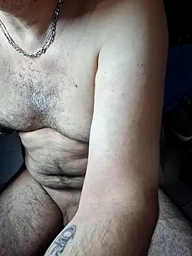 Snapshot of -Jim-Cummer- chatting on 31, 5, 2026 -Jim-Cummer- online show from 31, 5, 2026