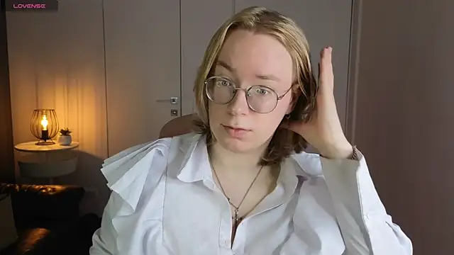 Amanda Butlerr online show from 5, 6, 2026