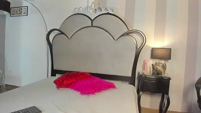 MiaAmore  online show from 9, 4, 2026