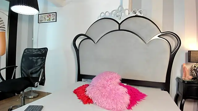 Snapshot of MiaAmore_ chatting on 18, 6, 2026 MiaAmore online show from 18, 6, 2026