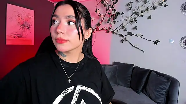 Snapshot of emy_williams chatting on 14, 5, 2026 emy williams online show from 14, 5, 2026