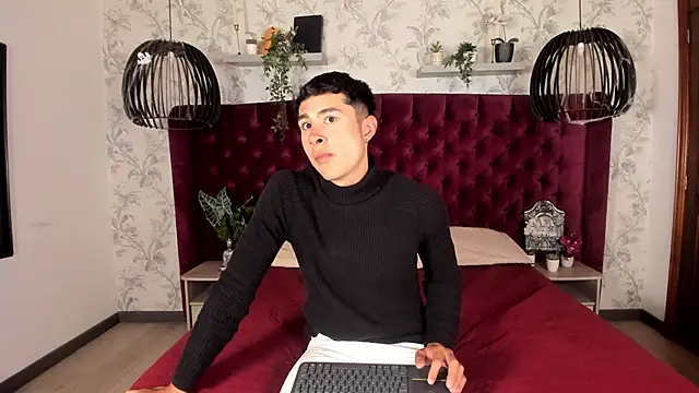 AustinJones  online show from 7, 11, 2025