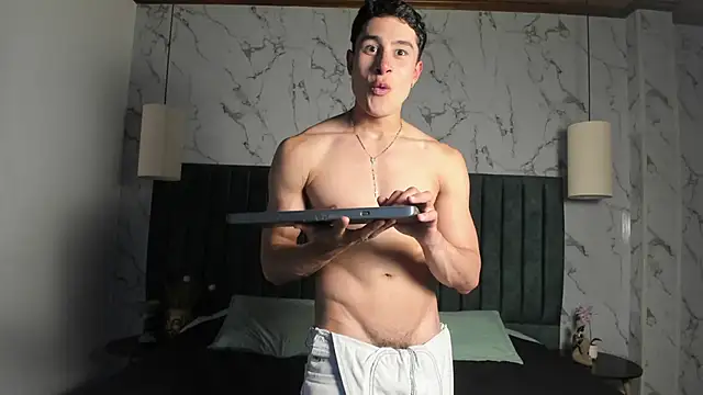 Snapshot of AustinJones_ chatting on 20, 4, 2026 AustinJones online show from 20, 4, 2026