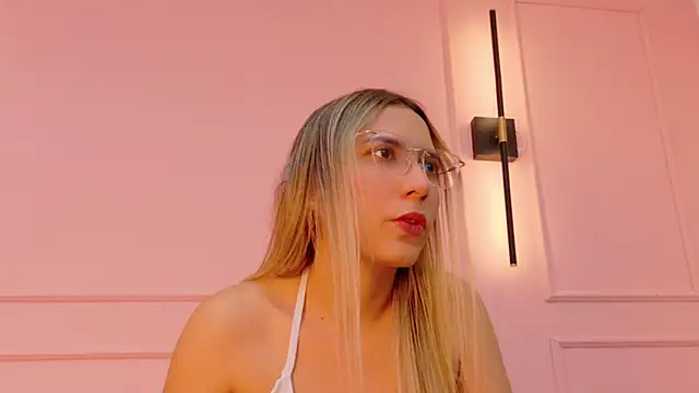 MaddieTease online show from 22, 12, 2025