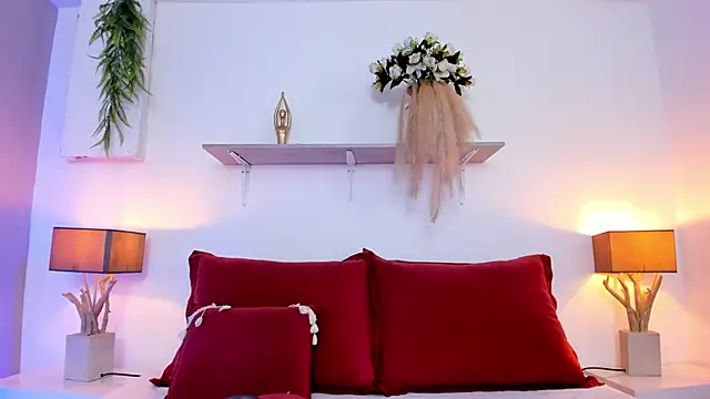 LuciaBenett  online show from 3, 11, 2025