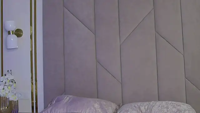 Snapshot of Touch_me chatting on 11, 10, 2025 Touch me online show from 11, 10, 2025