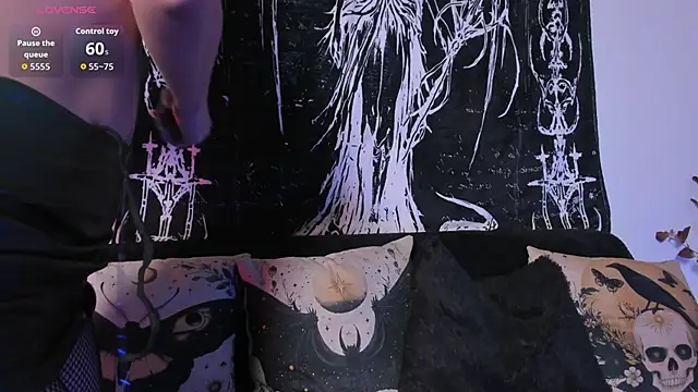 Seraphine hell online show from 17, 12, 2025