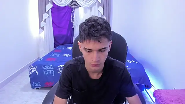 Snapshot of Aron_Boyy chatting on 23, 10, 2025 Aron Boyy online show from 23, 10, 2025