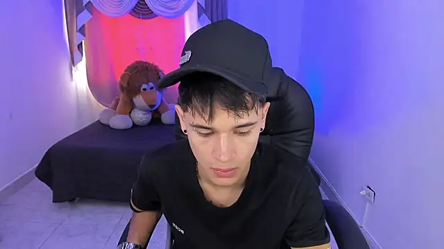 Snapshot of Aron_Boyy chatting on 3, 3, 2026 Aron Boyy online show from 3, 3, 2026