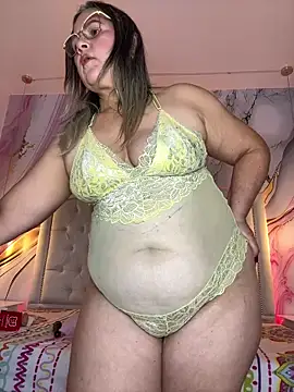 Snapshot of Lucy_Milf_474 chatting on 1, 4, 2026 Lucy Milf 474 online show from 1, 4, 2026