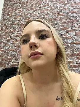 Sky Cutie online show from 18, 1, 2026