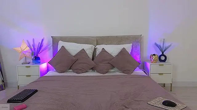 Jules night online show from 8, 11, 2025