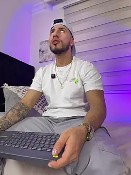 Thiago Hill online show from 14, 2, 2026