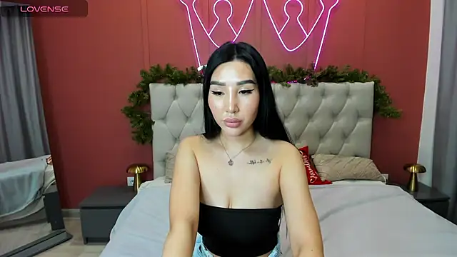 Jennifer Munoz online show from 5, 12, 2025