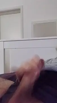 Snapshot of NewJoiner chatting on 20, 11, 2025 NewJoiner online show from 20, 11, 2025