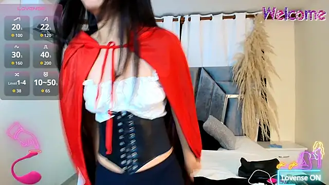 MiniLove 01 online show from 31, 10, 2025