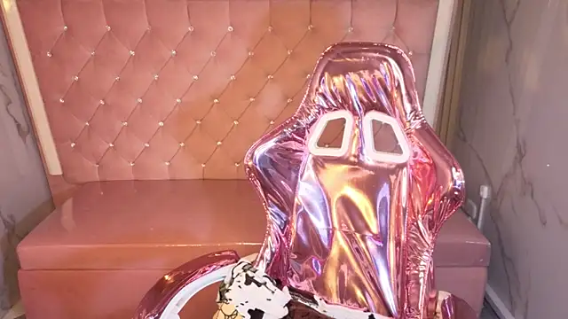 Victoria b  online show from 1, 11, 2025