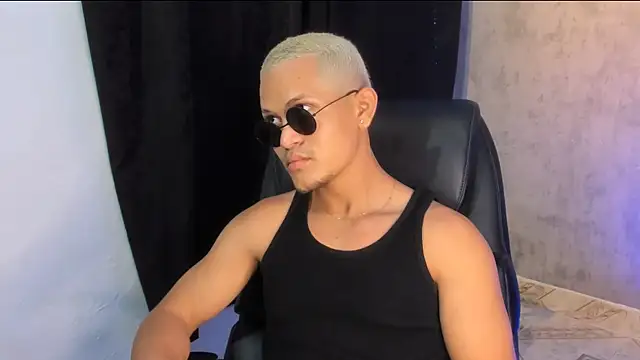 Snapshot of Manuel_FPG chatting on 13, 11, 2025 Manuel FPG online show from 13, 11, 2025