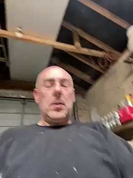 Snapshot of Richmcgee chatting on 9, 4, 2026 Richmcgee online show from 9, 4, 2026