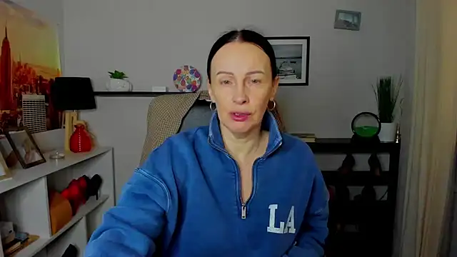 Velvet Jasmine online show from 15, 11, 2025