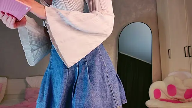 trinnity sweet online show from 14, 4, 2026