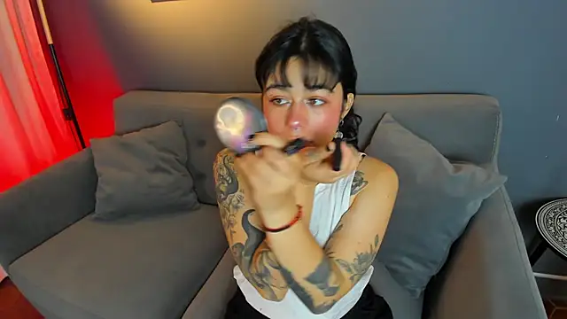 flower smith  online show from 18, 12, 2025