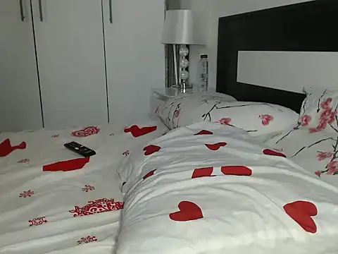 Snapshot of petite_danielle chatting on 9, 9, 2025 petite danielle online show from 9, 9, 2025