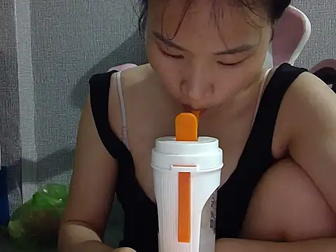 Snapshot of Ly-ny chatting on 14, 5, 2026 Ly-ny online show from 14, 5, 2026
