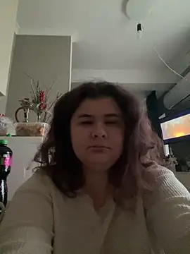 Snapshot of AliceCurlyX chatting on 17, 12, 2025 AliceCurlyX online show from 17, 12, 2025