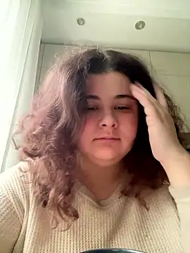 Snapshot of AliceCurlyX chatting on 7, 1, 2026 AliceCurlyX online show from 7, 1, 2026