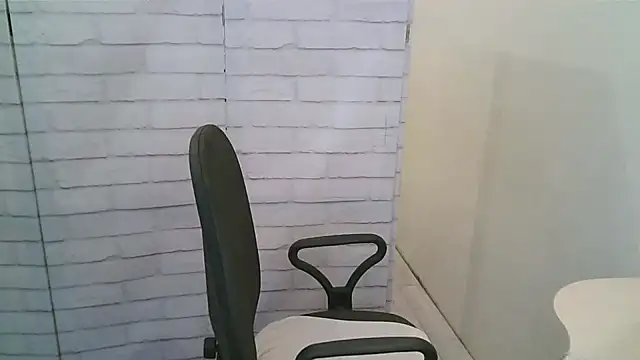 Helen xi  online show from 9, 11, 2025