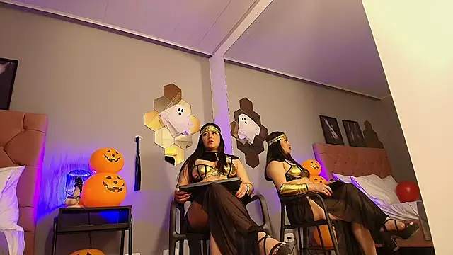 Snapshot of MistressScarlet_LS chatting on 16, 10, 2025 MistressScarlet LS online show from 16, 10, 2025