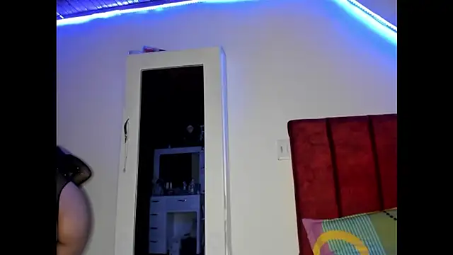 ScarletWitch X online show from 17, 9, 2025