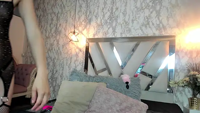 Candy Hott7 online show from 15, 2, 2026