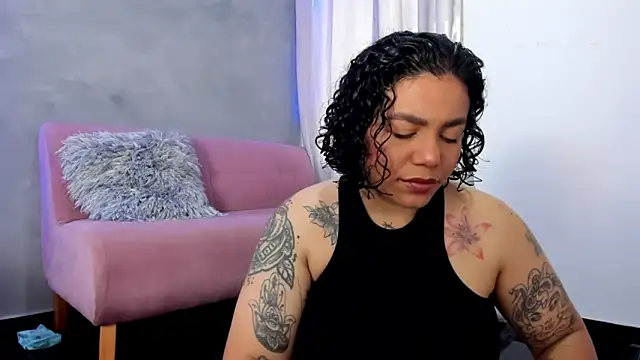 Snapshot of alexholyy chatting on 21, 10, 2025 alexholyy online show from 21, 10, 2025