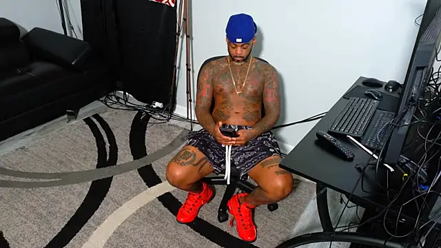 SLANGONDEMHOES online show from 4, 11, 2025