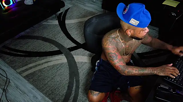 SLANGONDEMHOES online show from 4, 12, 2025