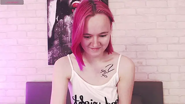 Ericha Stone online show from 12, 9, 2025