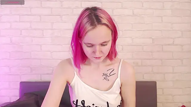 Ericha Stone online show from 14, 10, 2025