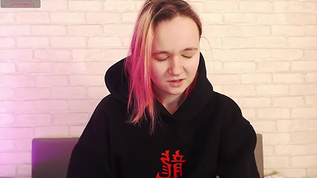 Ericha Stone online show from 8, 1, 2026