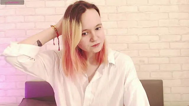 Ericha Stone online show from 24, 3, 2026