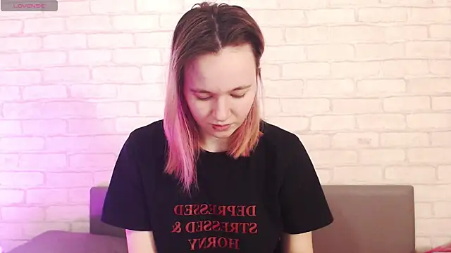 Ericha Stone online show from 16, 4, 2026