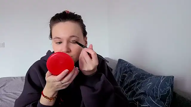 Ericha Stone online show from 13, 5, 2026